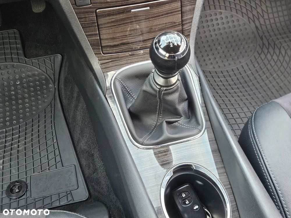 Toyota Avensis 1.8 Premium - 18