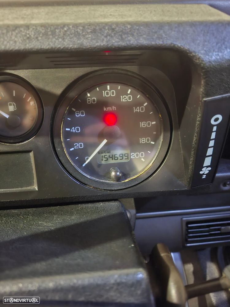 Land Rover Defender - 14