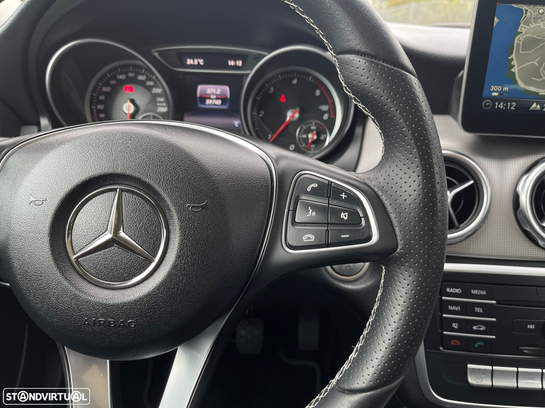 Mercedes-Benz GLA 180 d Urban - 22