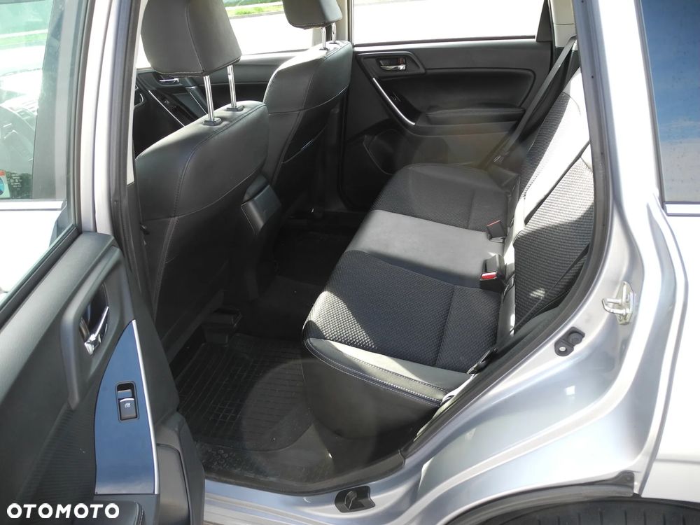Subaru Forester 2.0 XT Comfort Lineartronic - 2