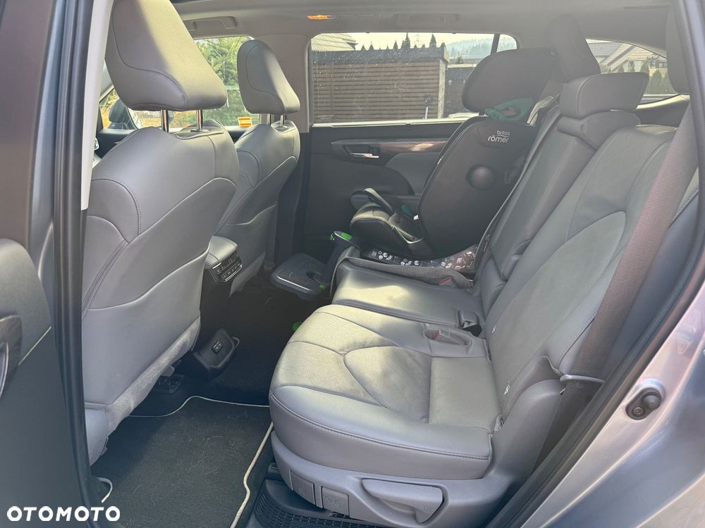 Toyota Highlander 2.5 Hybrid Executive Style - 12