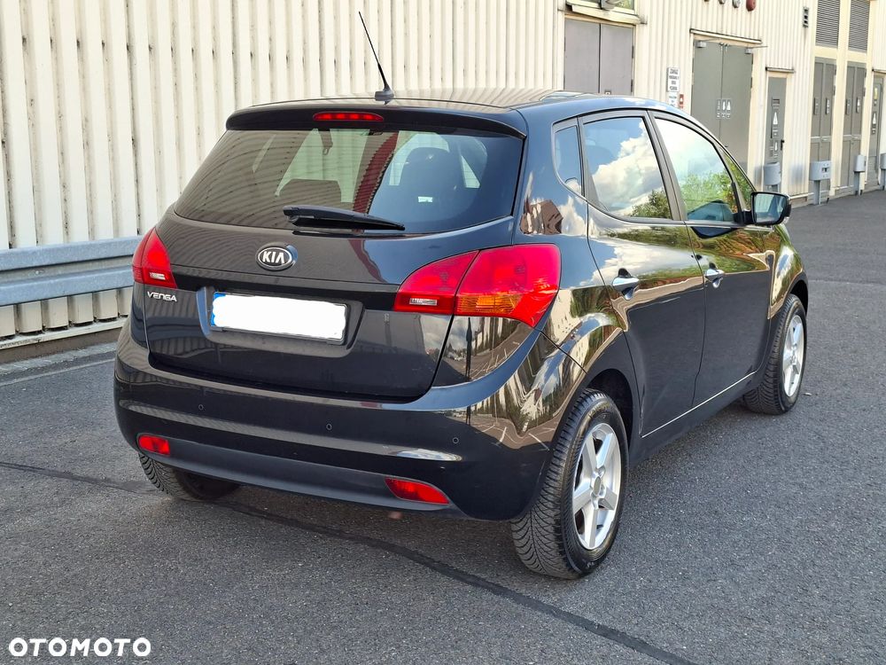 Kia Venga - 11