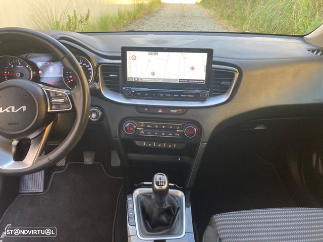Kia Ceed 1.6 CRDi ECO-Dynamics+ (48V Mild-Hybrid) Platinum Edition - 23