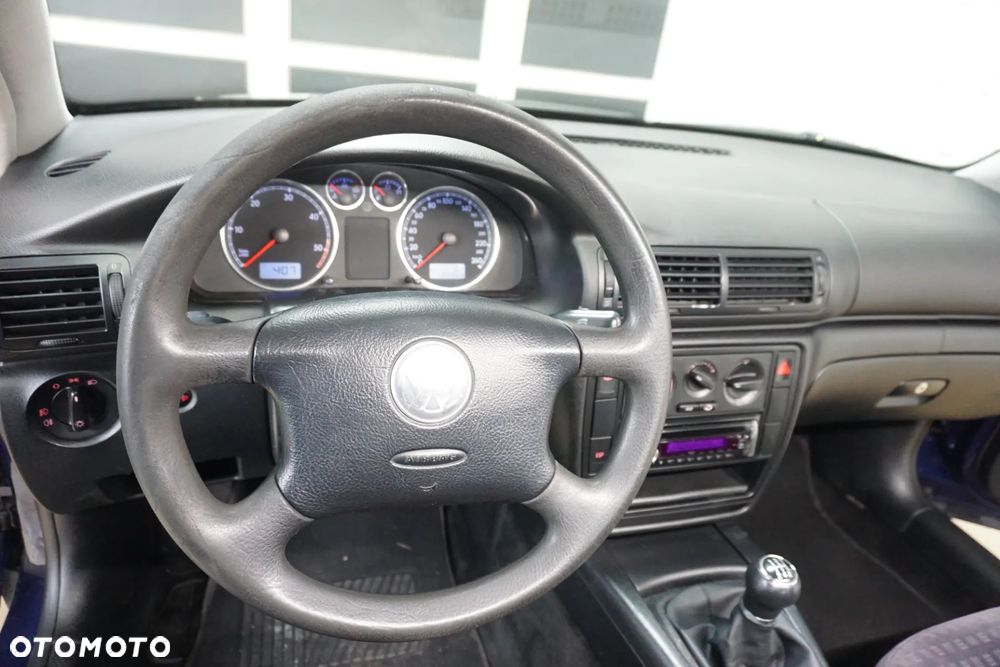 Volkswagen Passat 1.9 TDI Comfortline - 19