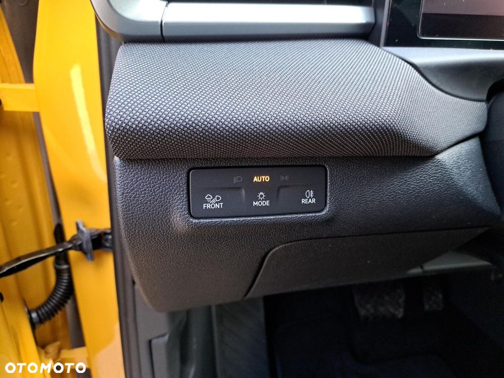 Volkswagen T-Roc 1.5 eTSI Life DSG - 15