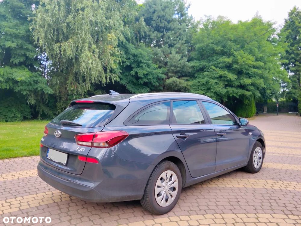 Hyundai i30 1.5 DPI Classic + - 17