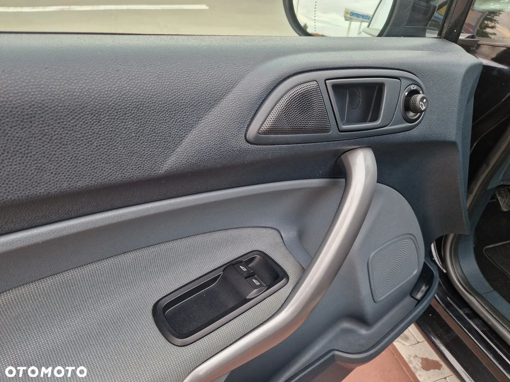 Ford Fiesta - 11