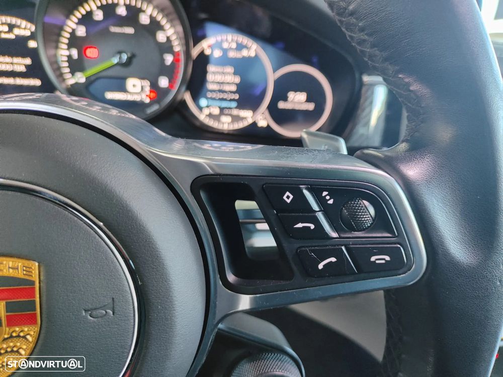 Porsche Panamera 4 E-Hybrid Platinum Edition - 32