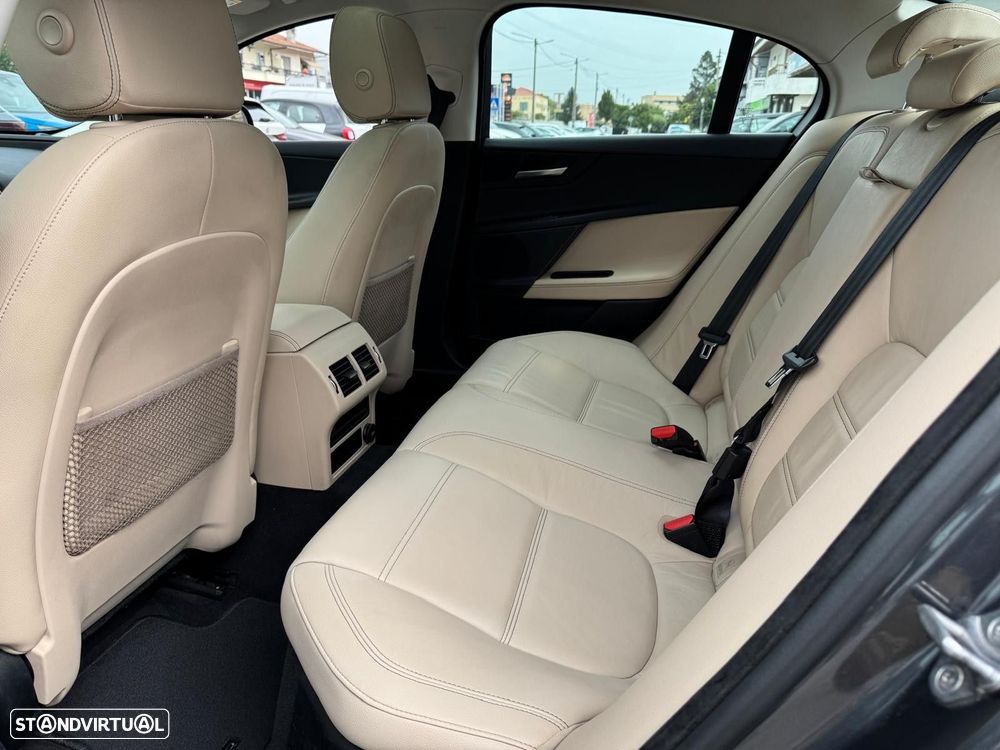 Jaguar XE 2.0 D R-Sport Aut. - 10