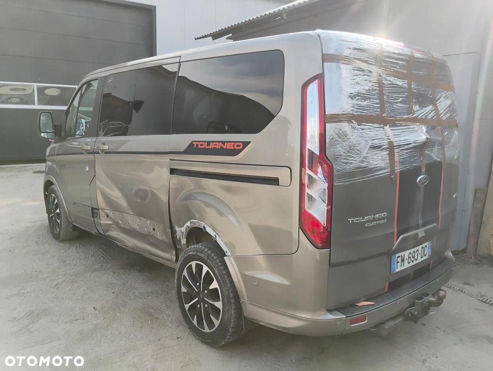Ford Tourneo Custom 2.0 EcoBlue Hybrid L1 Titanium - 8