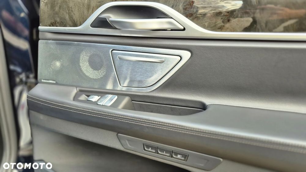 BMW Seria 7 750d xDrive sport - 19