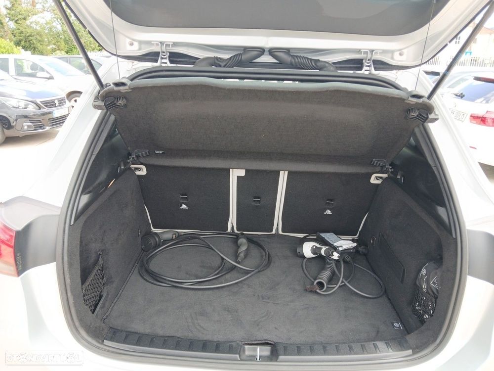 Mercedes-Benz GLA 250 e 8G-DCT - 9