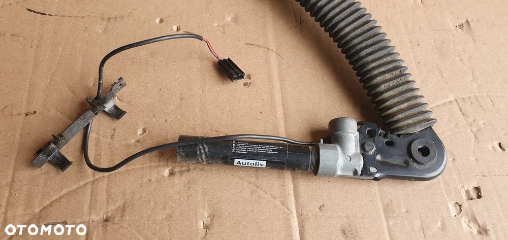 Zapinka napinacz pasa nabój prawy przód pasażera BMW 5 E60 E61 7210888 - 2