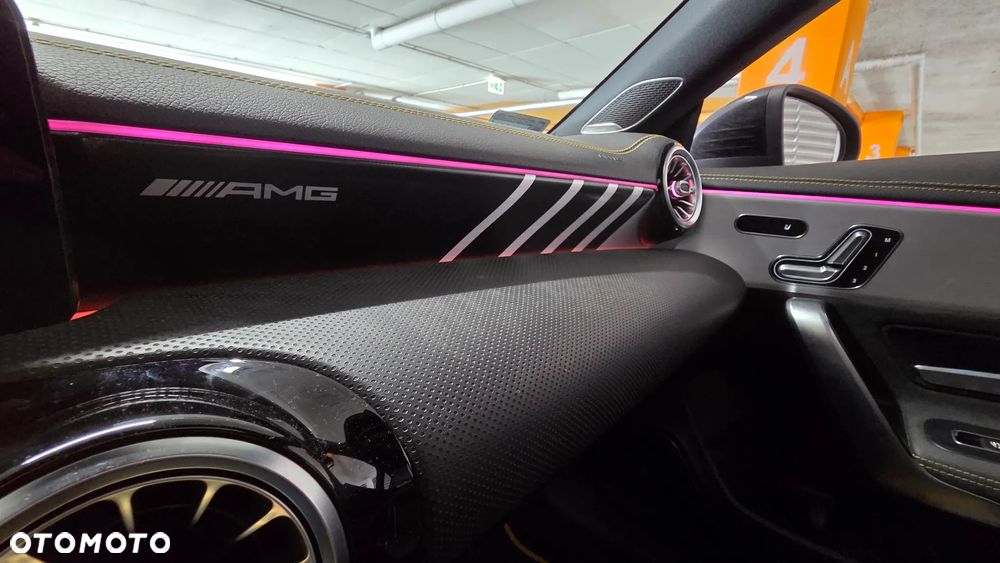 Mercedes-Benz CLA - 31