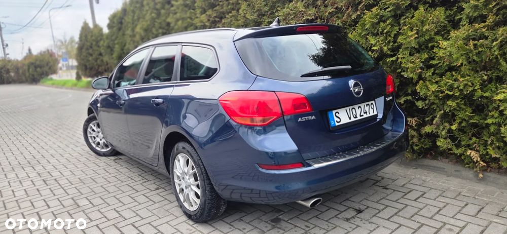 Opel Astra 1.6 Turbo 150 Jahre - 10