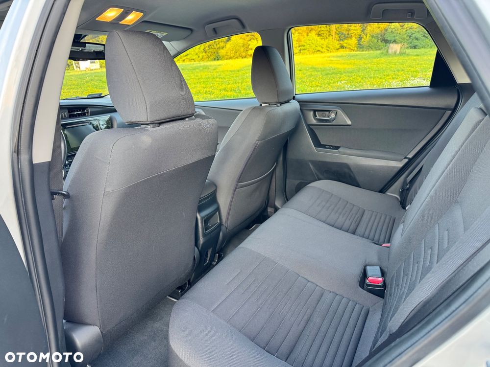 Toyota Auris Hybrid 135 Comfort - 26