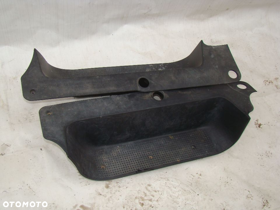 Schodek prawy podest osłona stopnia plastik Opel Vivaro Renault Trafic EU - 9