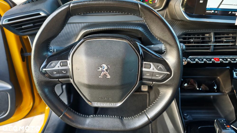 Peugeot 208 - 18