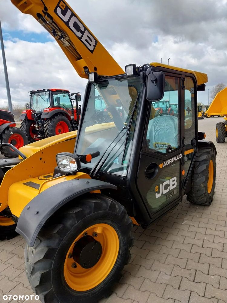 JCB 525-60 Agri Plus - 12
