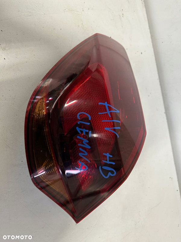 OPEL ASTRA J LAMPA REFLEKTOR LEWA LEWY TYL TYLNA TYLNI TYLNY HB CIEMNA