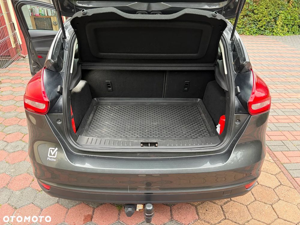 Ford Focus 1.6 SYNC Edition - 17