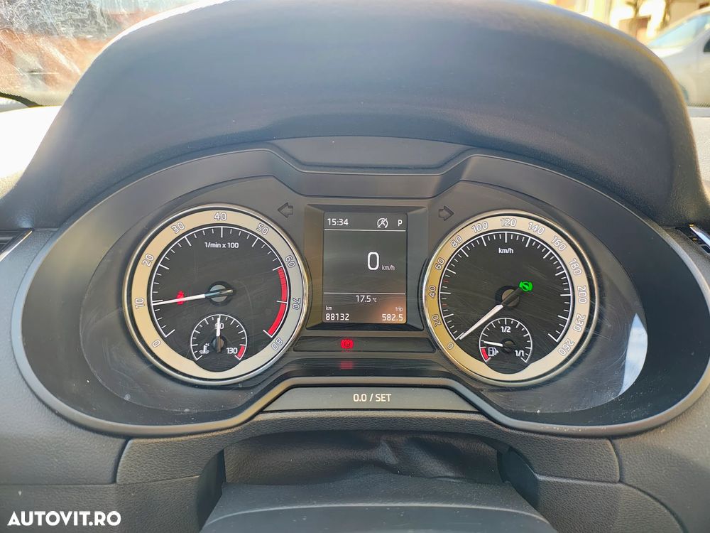 Skoda Octavia 1.5 TSI DSG Style - 6