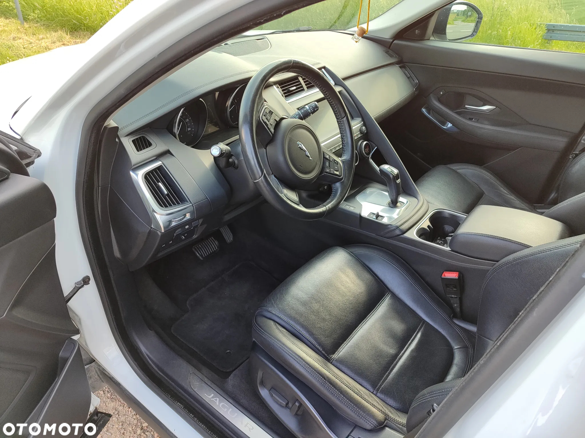 Jaguar E-Pace 2.0 i4P AWD - 12