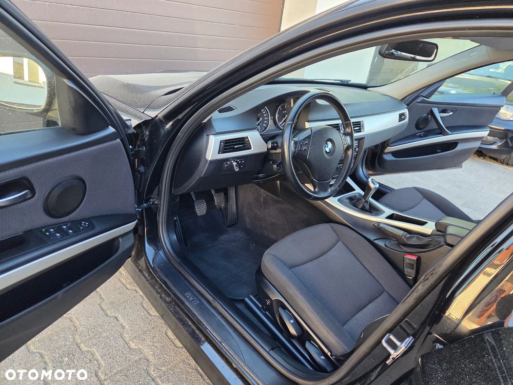 BMW Seria 3 318d - 31