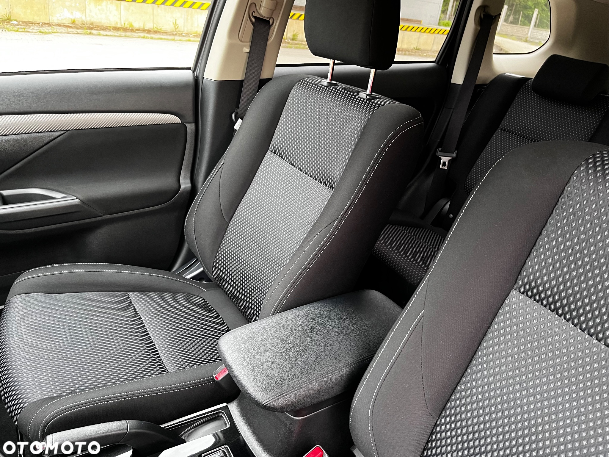 Mitsubishi Outlander 2.0 Intense 2WD CVT - 19
