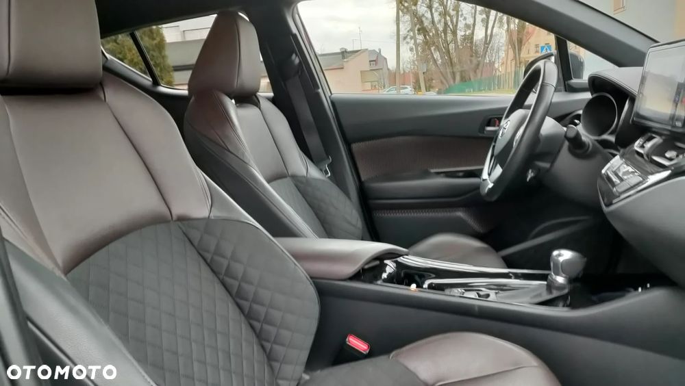 Toyota C-HR Style Selection - 4