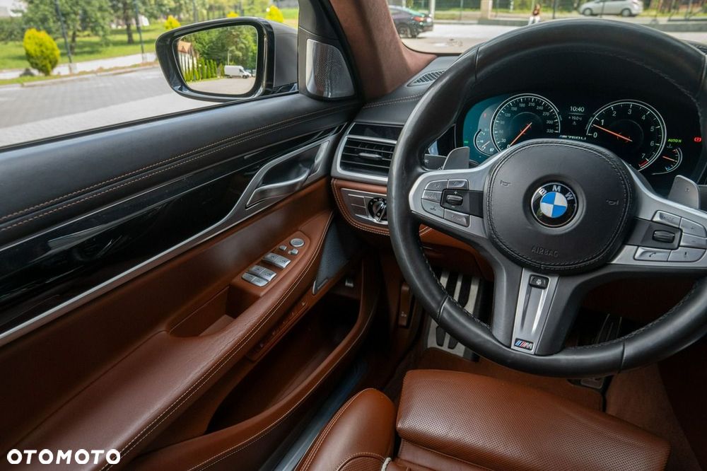 BMW Seria 7 M760Li xDrive - 33
