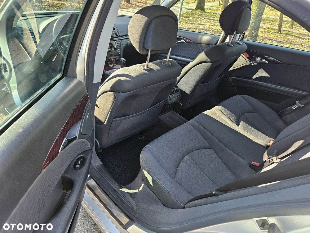 Mercedes-Benz Klasa E 200 Kompressor Classic - 5