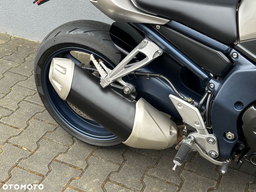 Yamaha FZ - 17