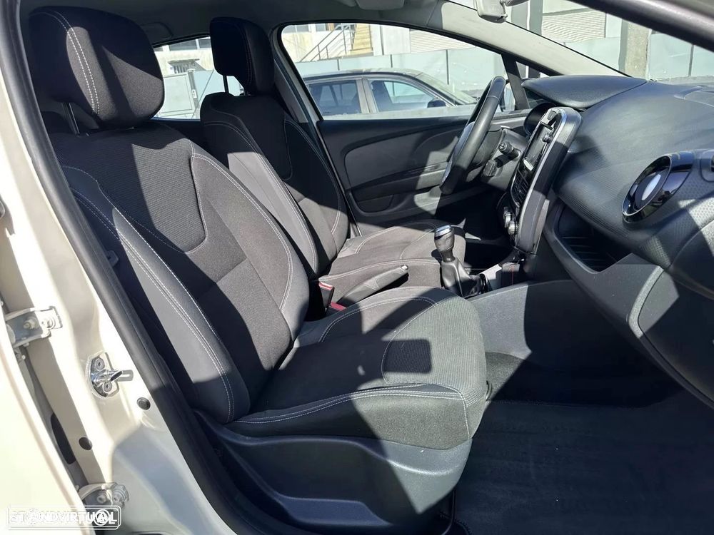 Renault Clio 0.9 TCe Limited Bi-Fuel - 44