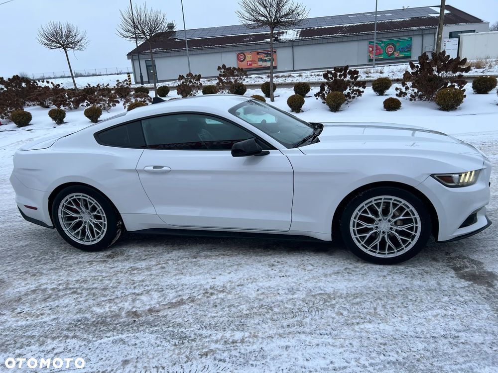 Ford Mustang 3.7 V6 - 1