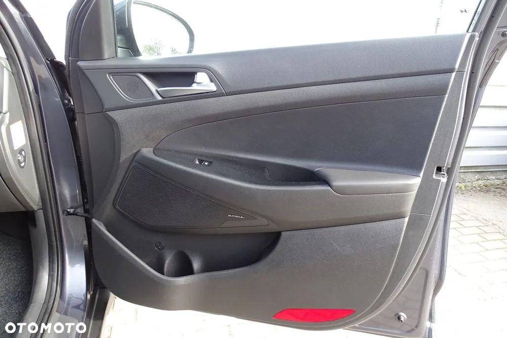 Hyundai Tucson 2.0 CRDi 4WD Automatik Premium - 29