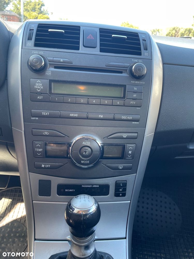 Toyota Corolla 1.6 Active - 3