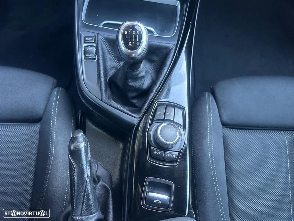 BMW 218 d Cabrio Line Sport - 21