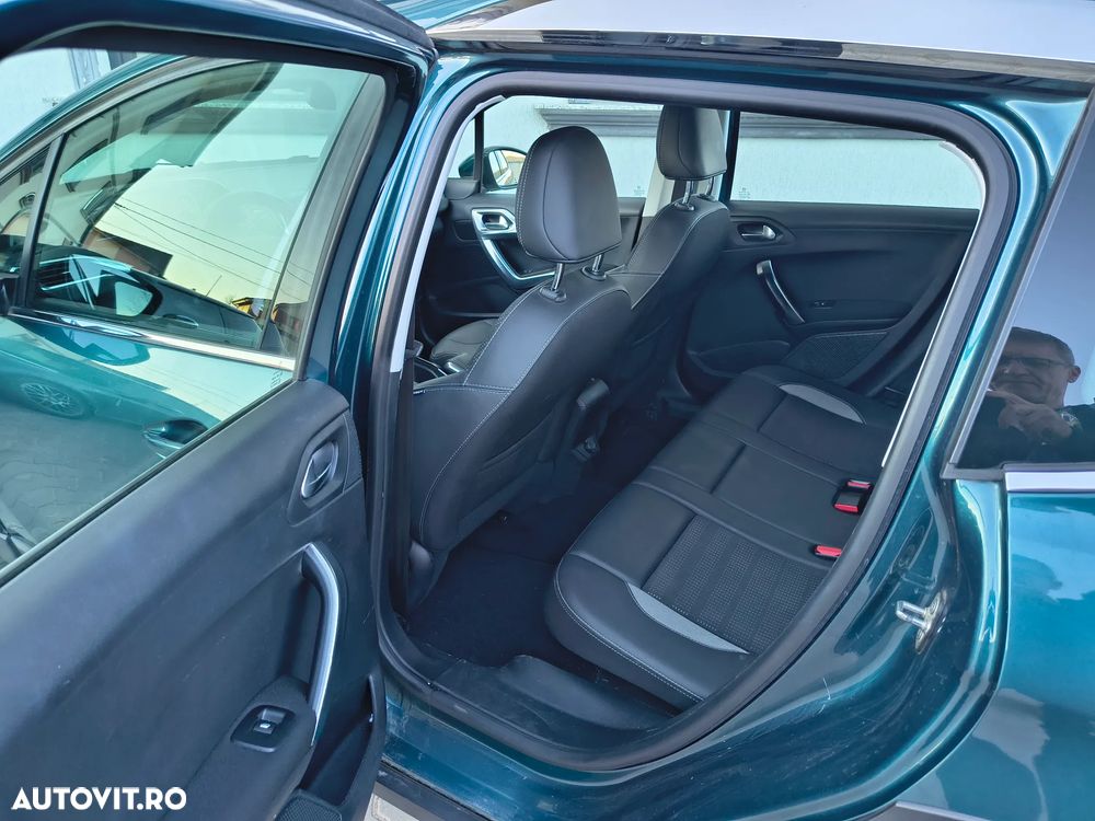 Peugeot 2008 1.2 PureTech Turbo Allure - 10