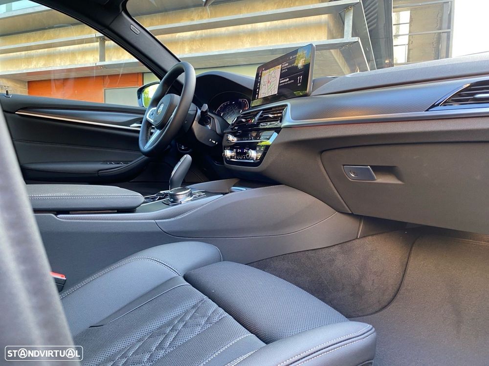 BMW 520 d Pack Desportivo M Auto - 15