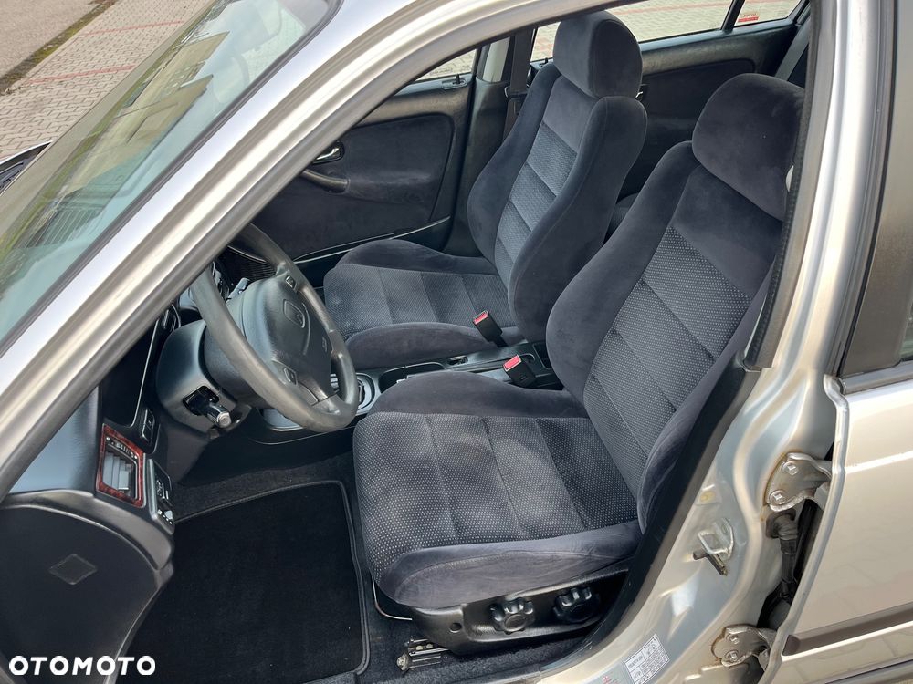 Honda Civic 1.4i S - 8