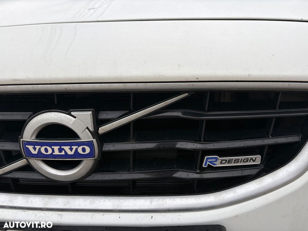 Volvo V40 D2 R Design - 10