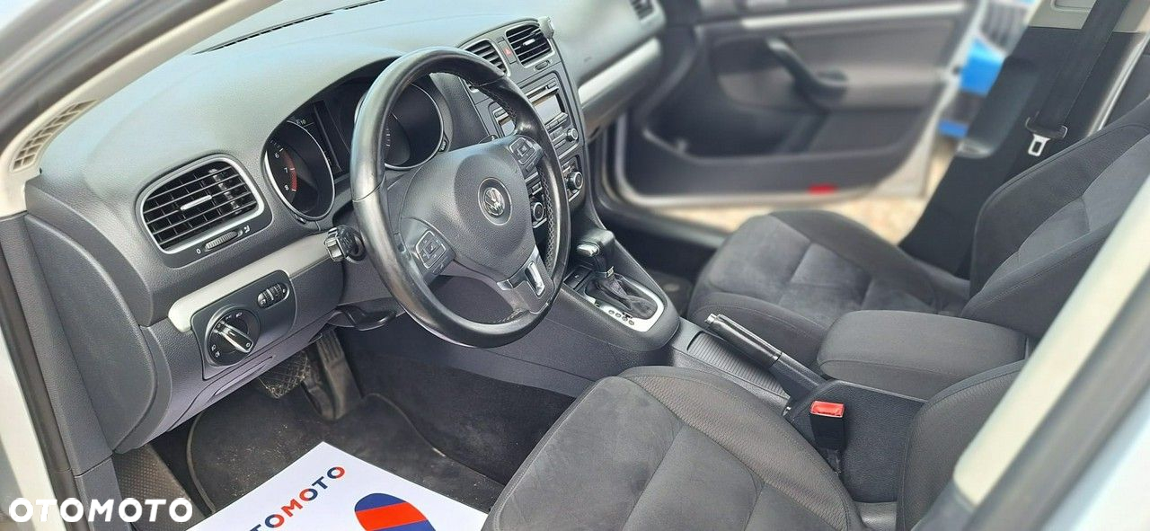 Volkswagen Golf - 8