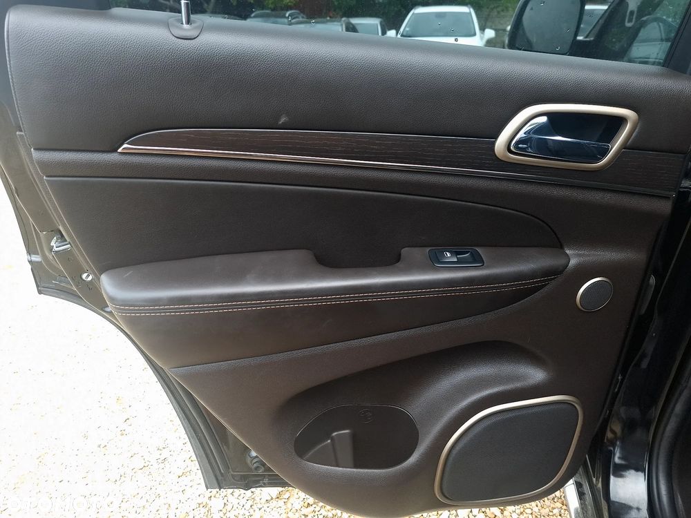 Jeep Grand Cherokee 3.0 CRD Overland Summit - 25
