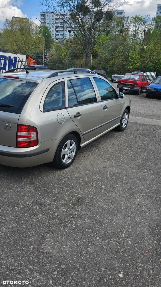 Skoda Fabia 1.4 16V Sportline - 5