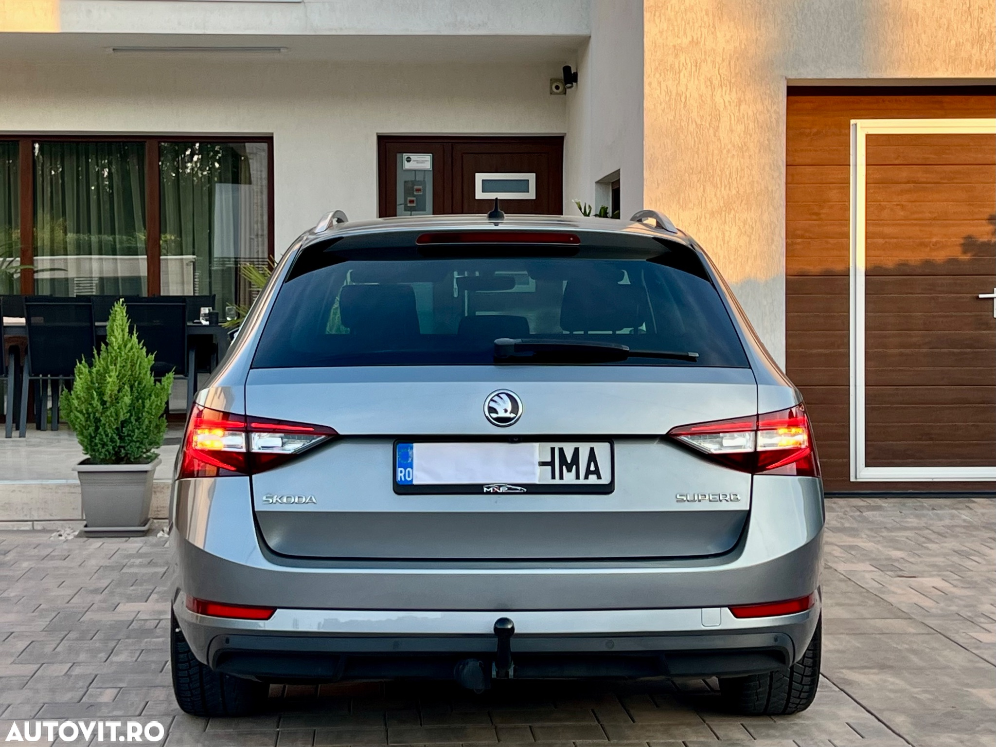 Skoda Superb Combi 1.6 TDI DSG Ambition - 11