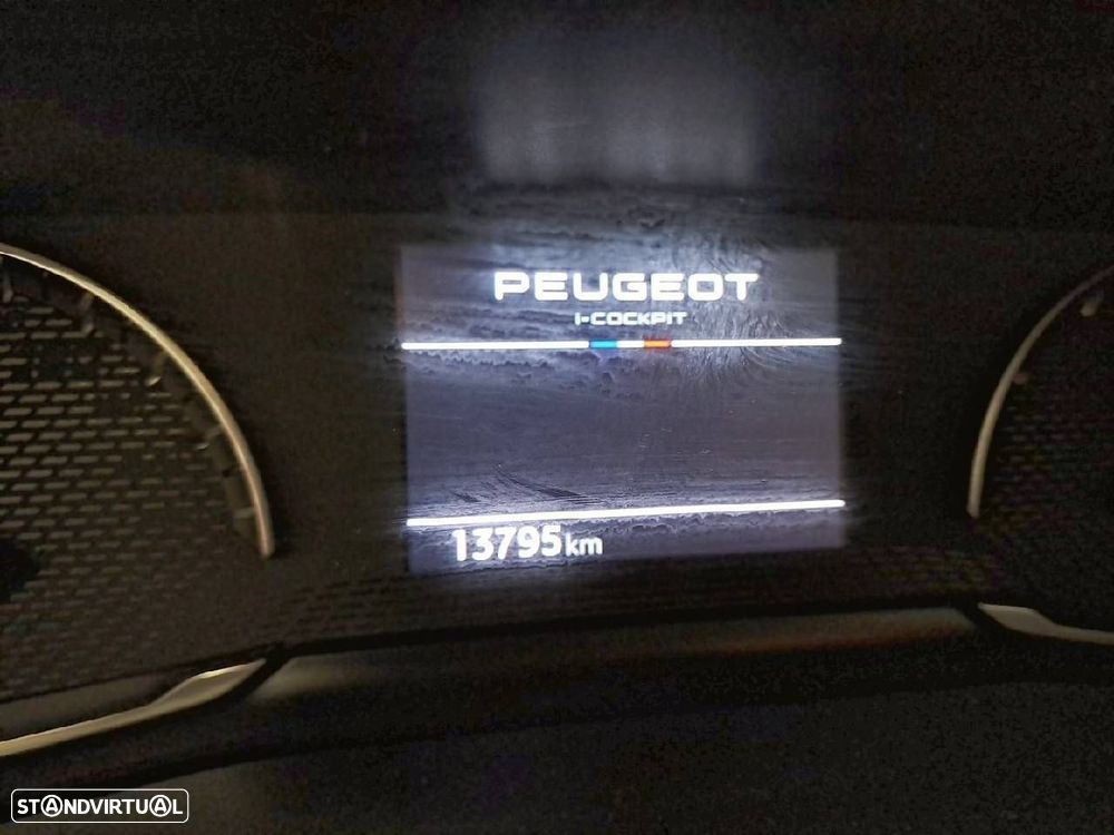 Peugeot 2008 1.2 Style - 12