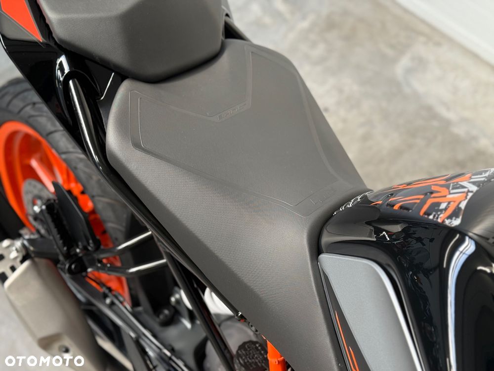 KTM Duke - 18
