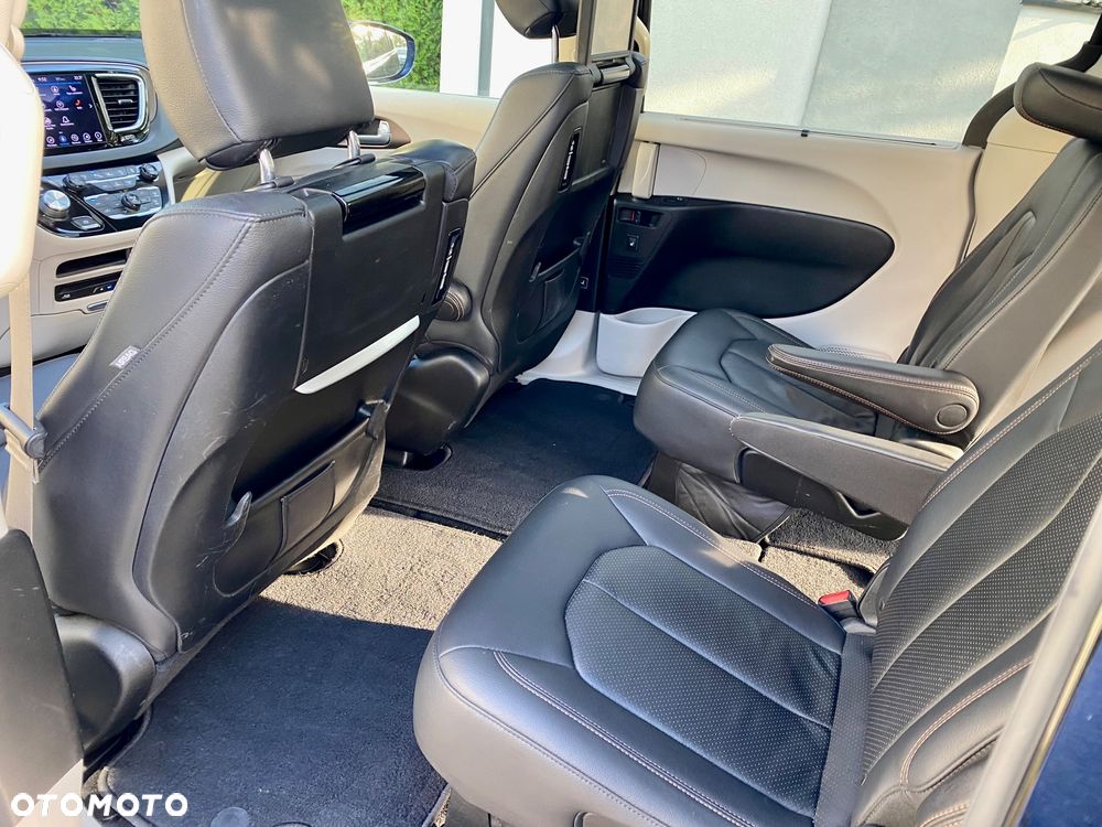 Chrysler Pacifica - 18