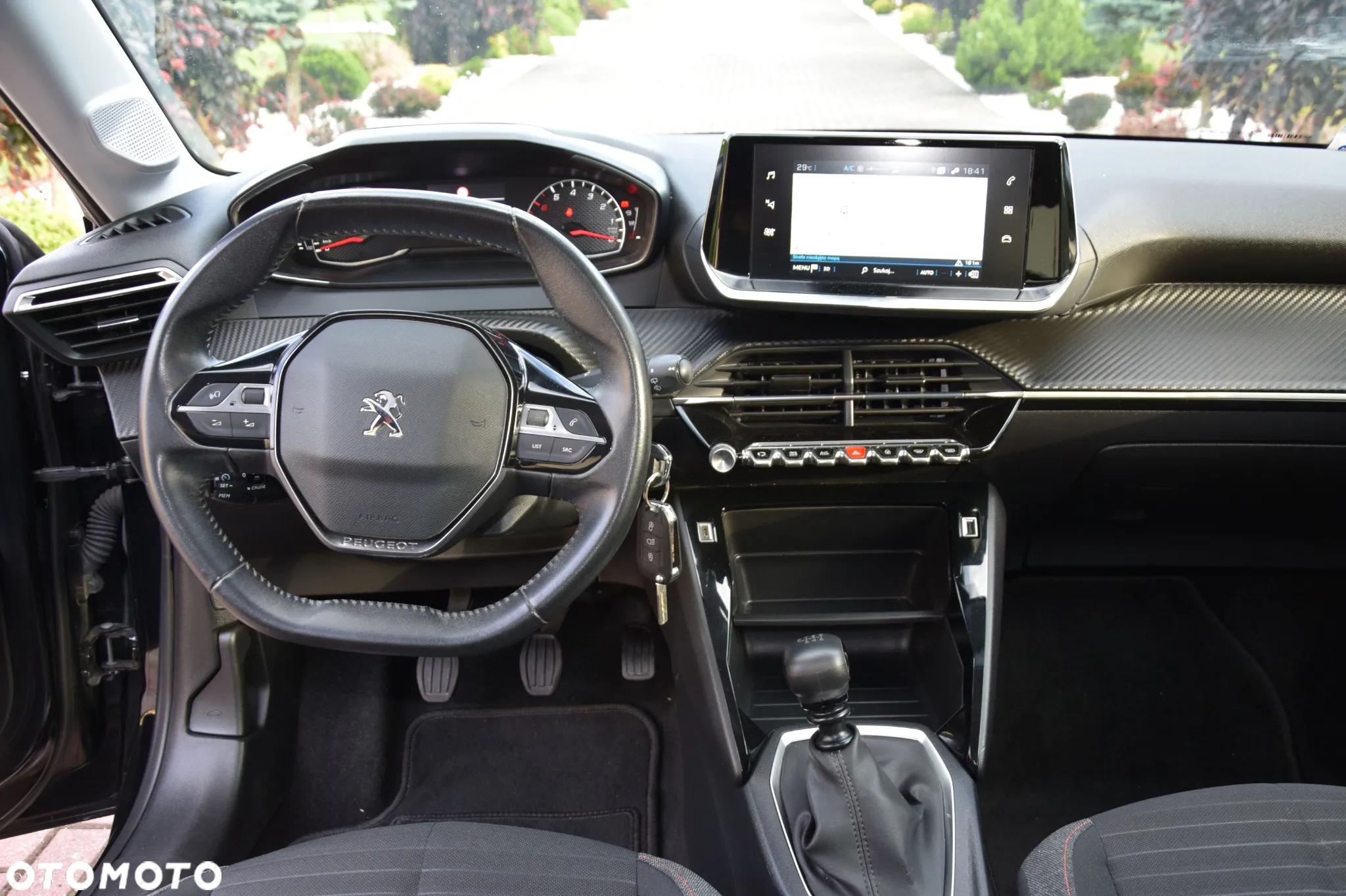 Peugeot 208 - 19